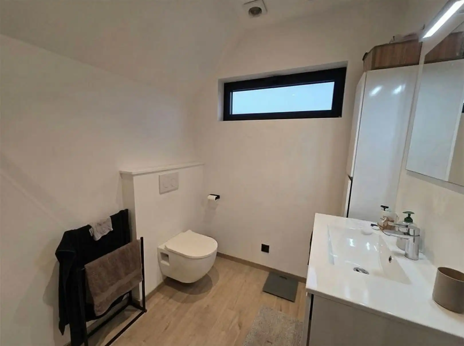 Instapklare woning te huur in Nederename foto 8