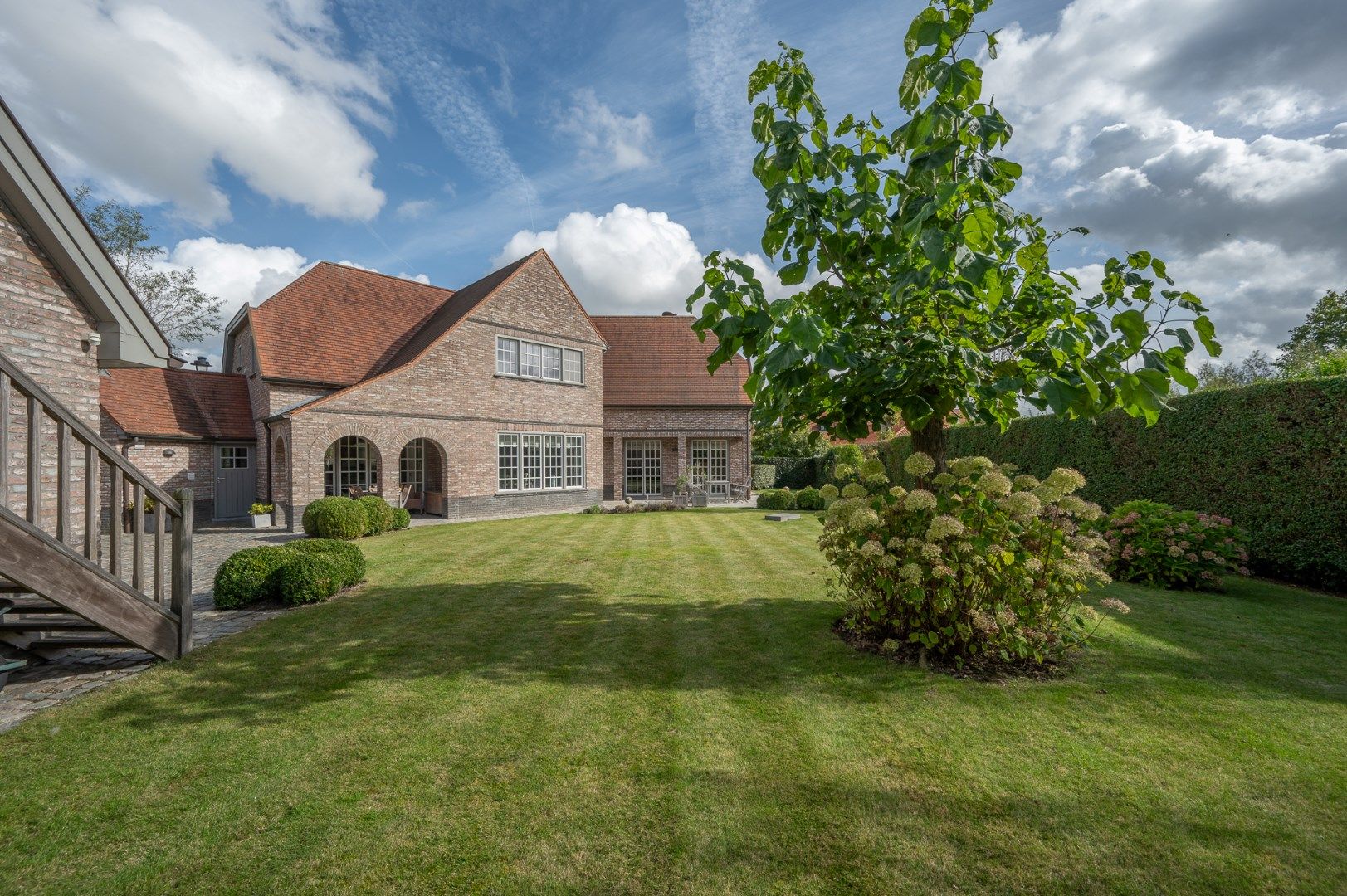 Statige villa op een rustige en residentiële ligging in het Zoute, genietend van alle privacy foto 2