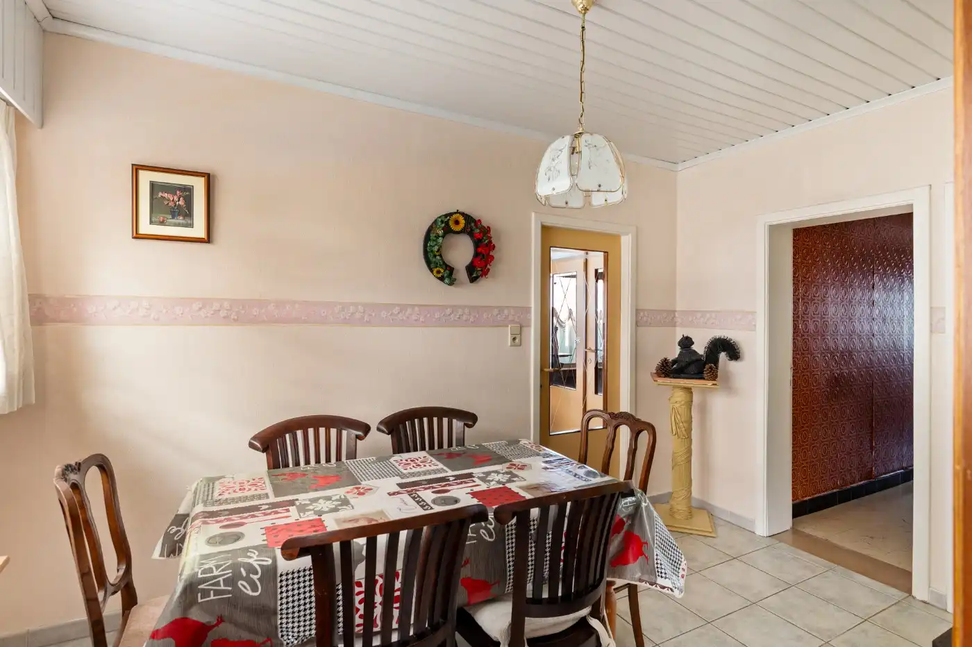 Vrijstaande, te renoveren woning met 3 à 4 slpk., garage en zuid-tuin foto 10