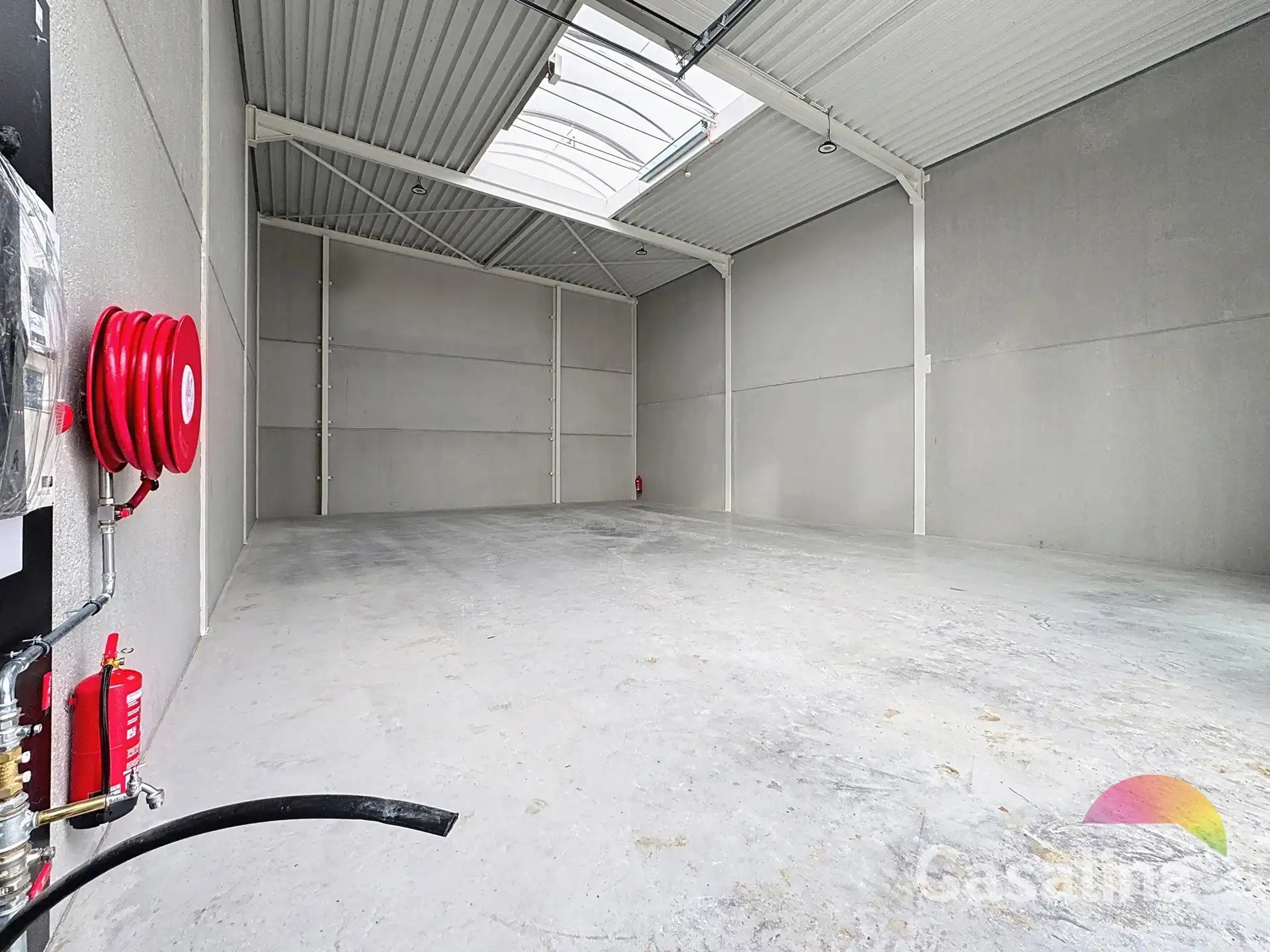 Nieuw magazijn van ±155 m² te huur – Strategische ligging foto 11