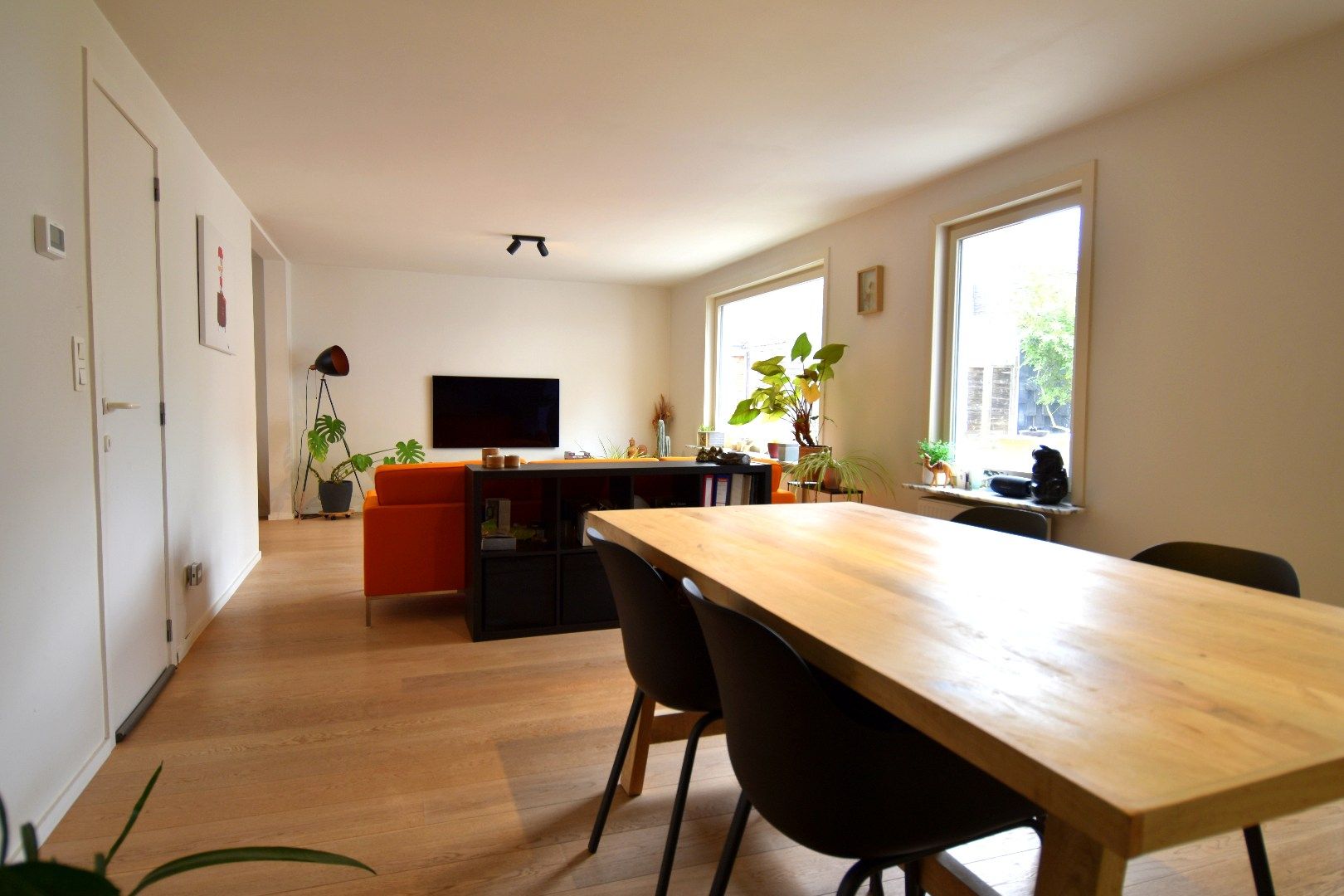 Alleenstaande woning met 3 slaapkamers, tuin én garage te koop in centrum-Kuurne foto 5