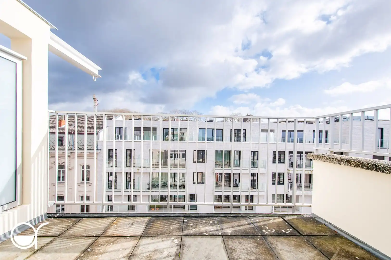 éénslaapakamerappartement met 2 terrassen  foto {{pictureIndex}}