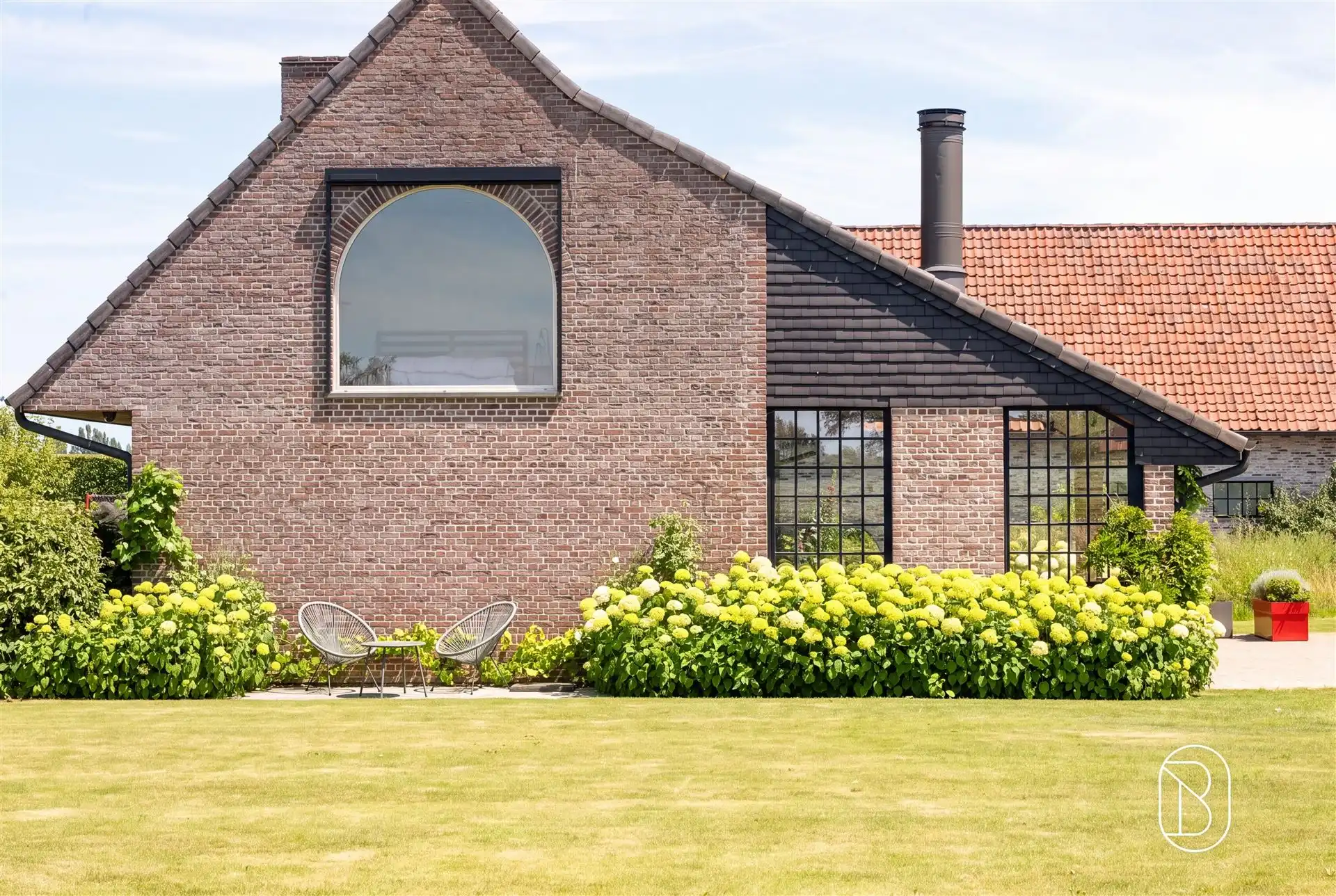 Landhuis + bijgebouw, met zwembad en privacy op 5.329 m². foto 9