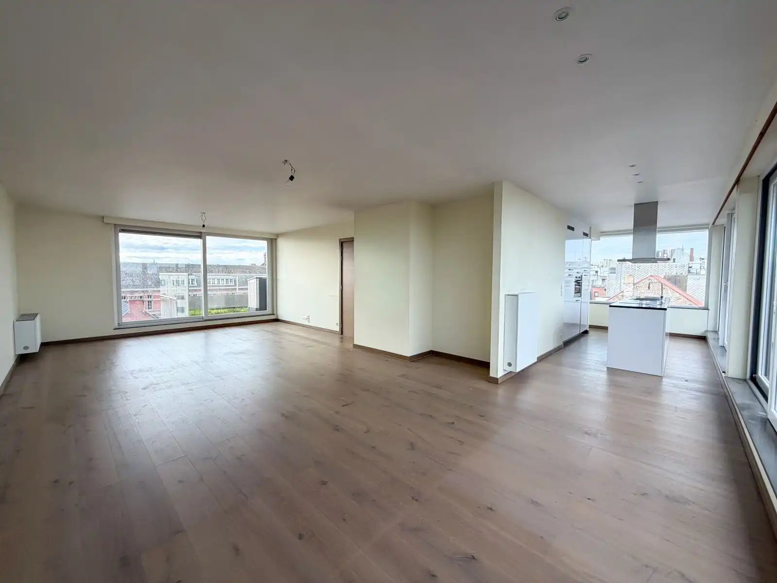 Zeer lichtrijk duplexappartement met twee slaapkamers en ruime terrassen in Oostende foto 13