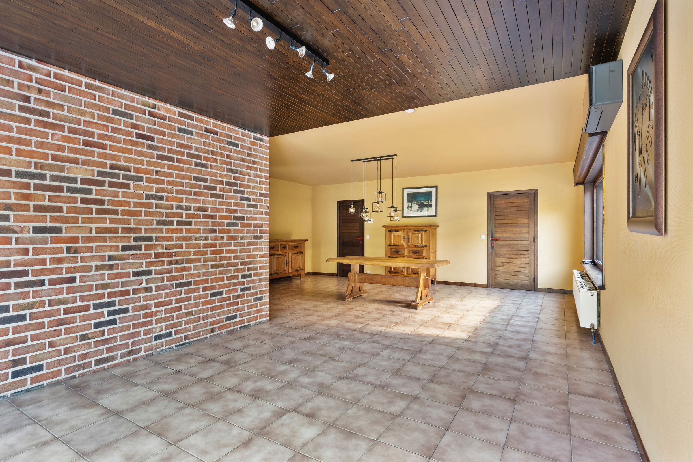 GERENOVEERDE WONING MET ADEMBENEMENDE VERGEZICHTEN foto 12