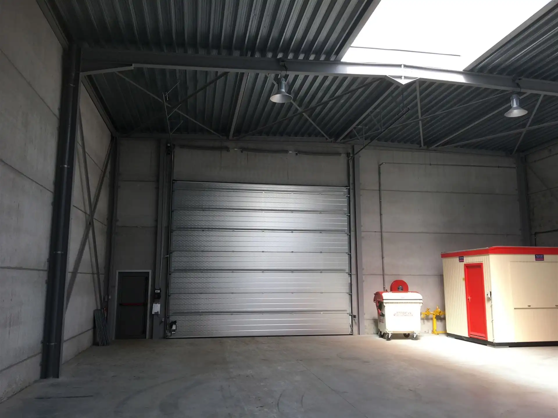 Magazijn te huur in Beveren ! foto 5
