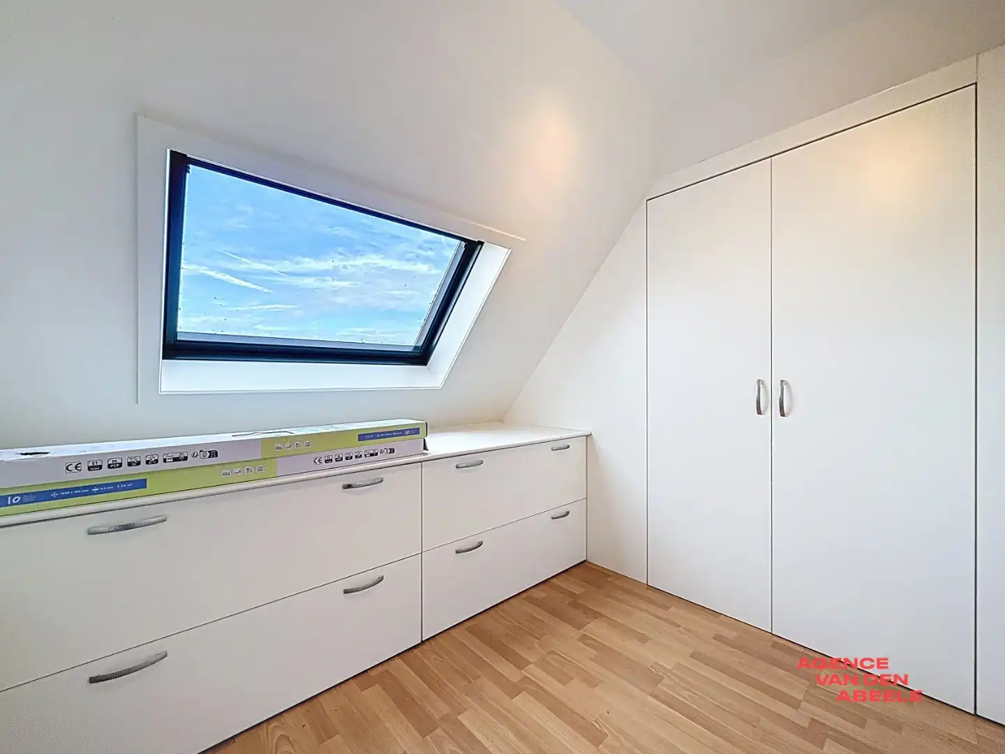 Ruim duplexappartement met 3 slaapkamers en terras foto 23