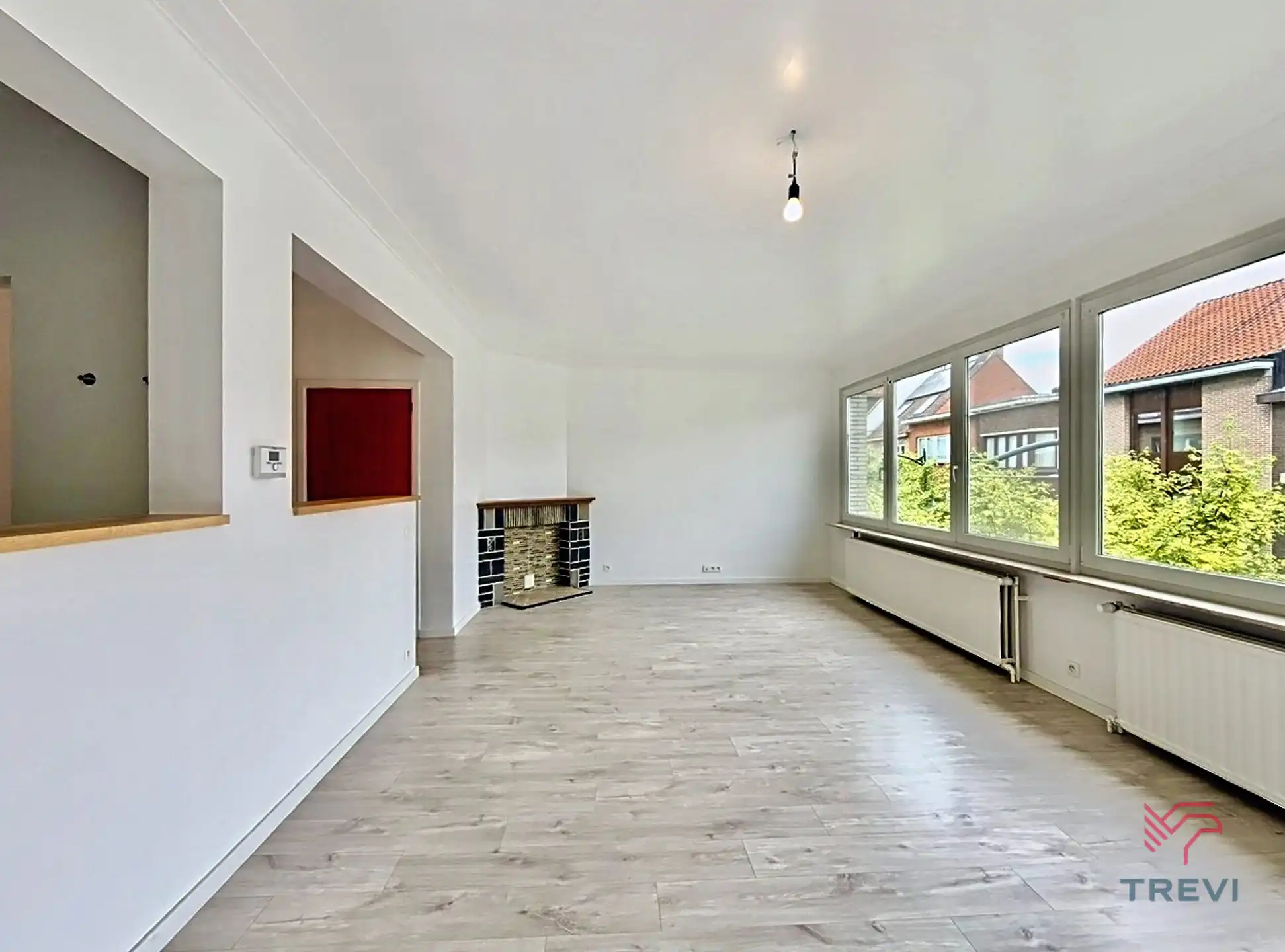 Appartement met 2 slaapkamers en balkon. foto 3
