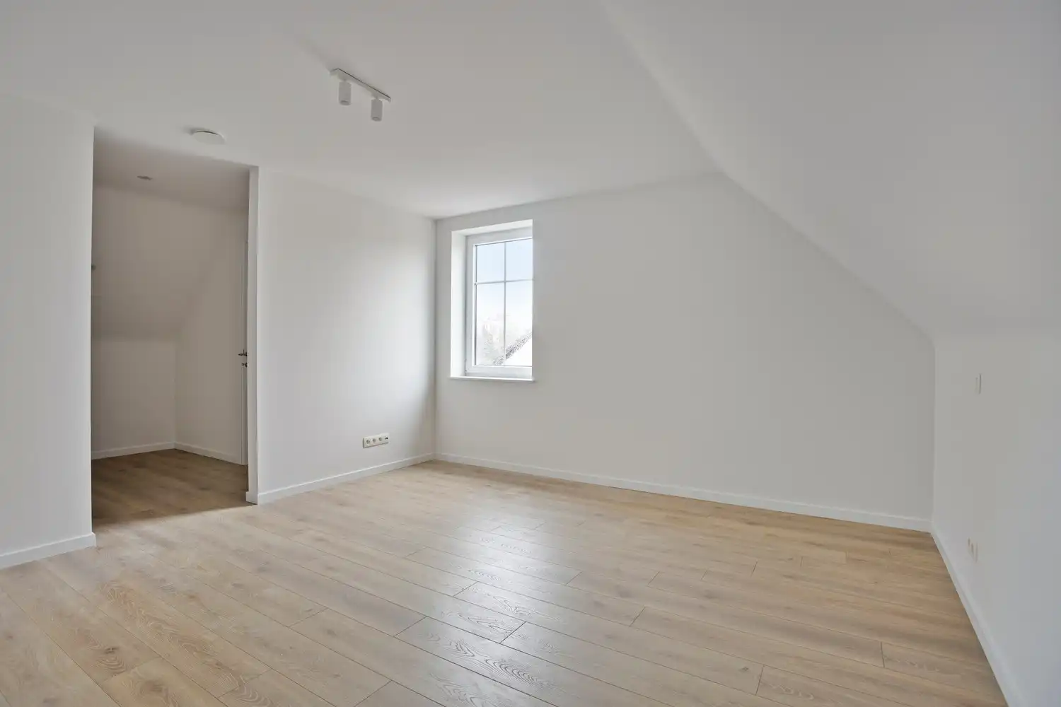 INSTAPKLARE EN ENERGIEZUINIGE NIEUWBOUWWONING MET LANDELIJKE CHARME! foto 35