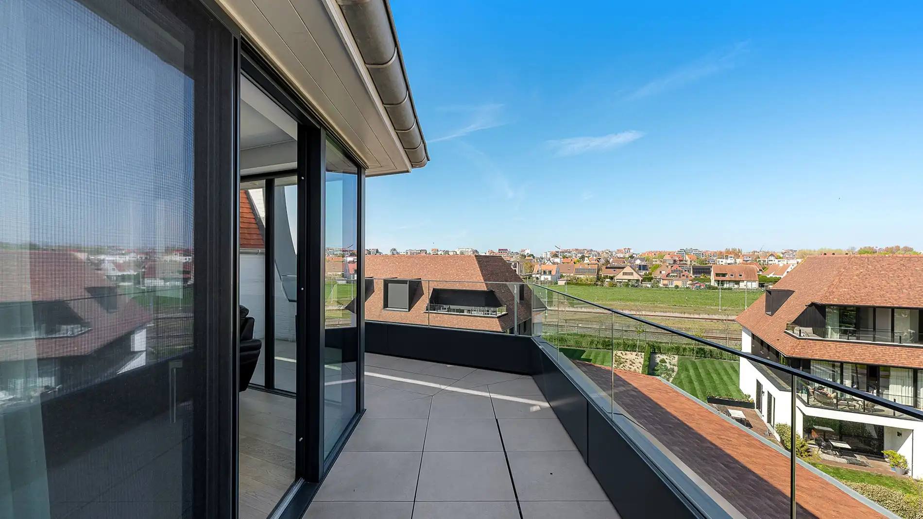 Penthouse met ruim terras te koop in Residentie Meerzicht foto 3