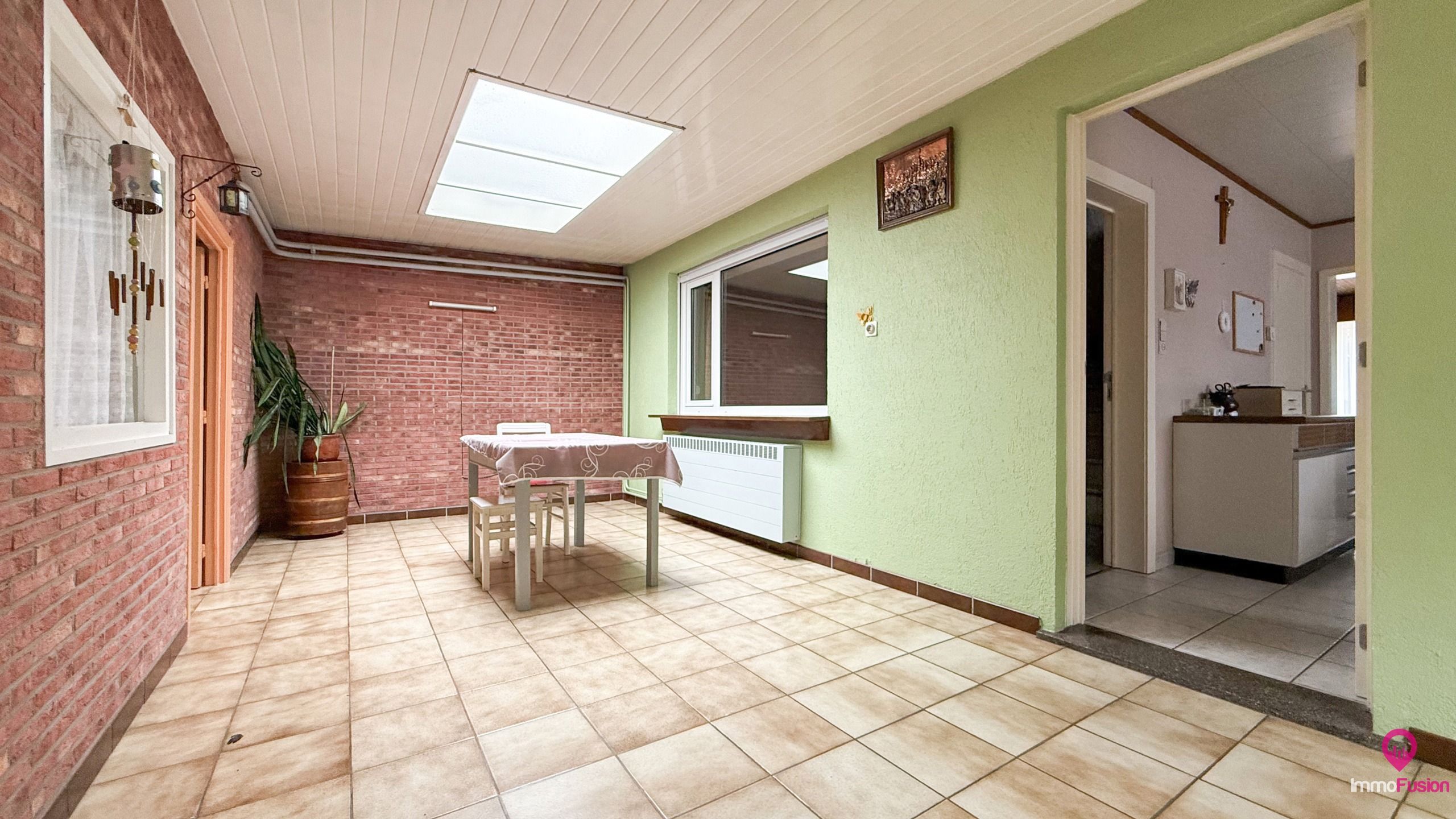 Te vernieuwen woning met 4 slaapkamers en zonnige tuin! foto 11