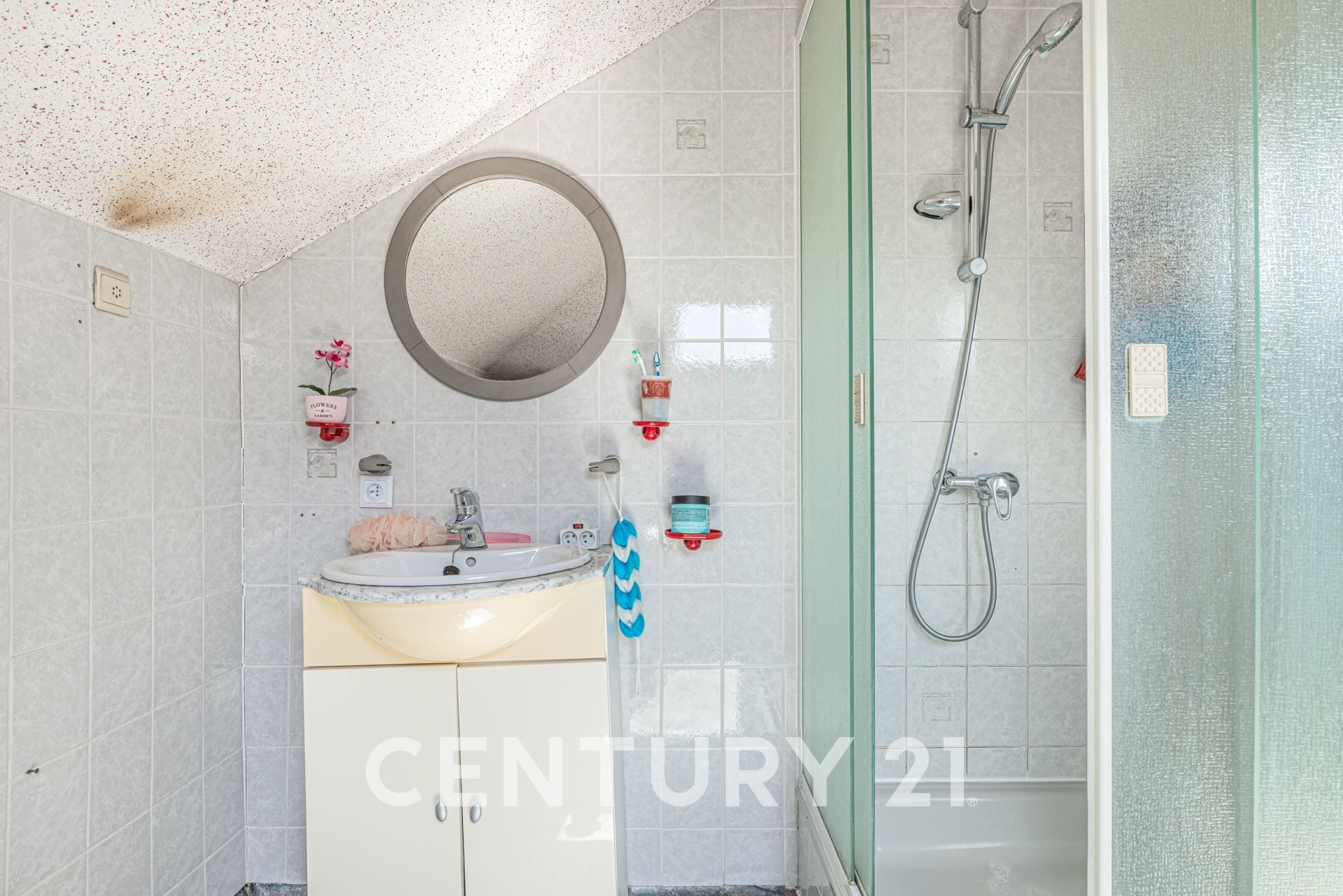 Unieke eigendom te koop met twee woningen en loods te Zingem foto 13