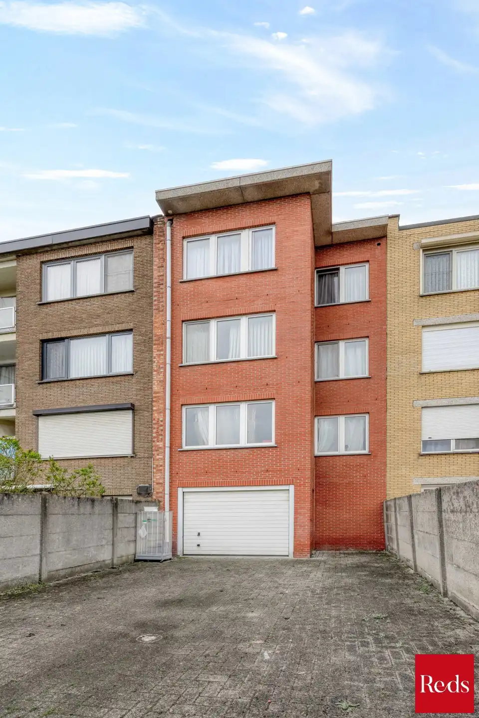 Opbrengsteigendom met 3 verhuurde appartementen nabij stad  foto 32