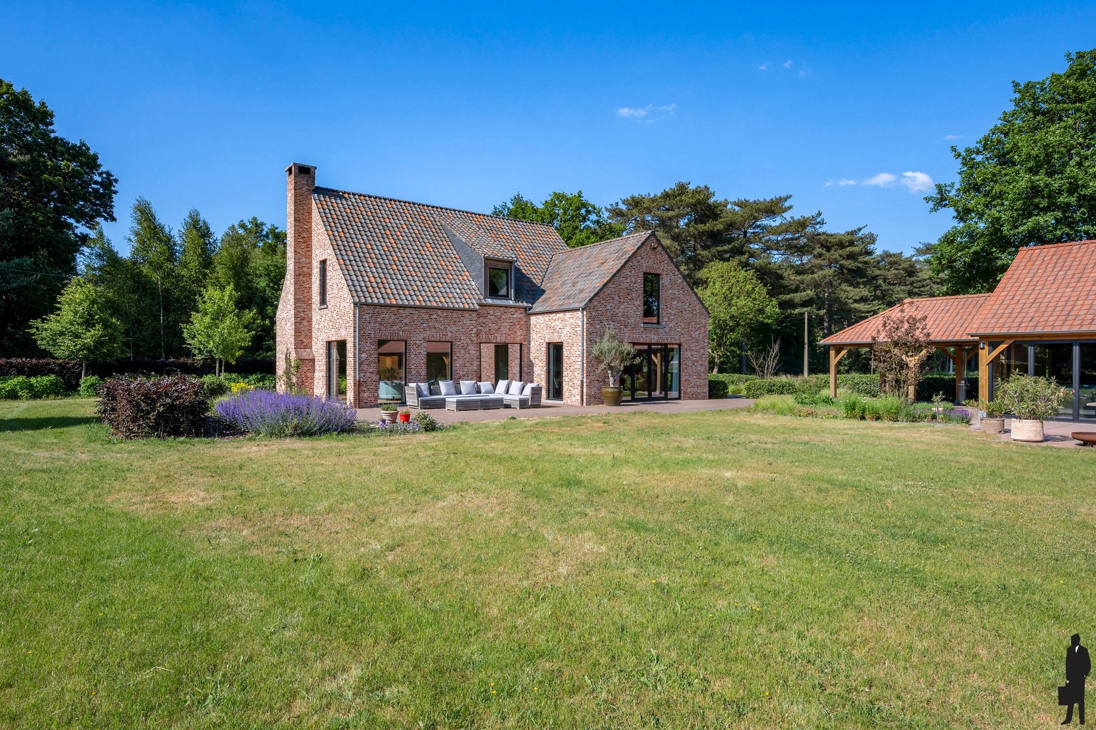 Charmante, volledig gerenoveerde villa  foto 39