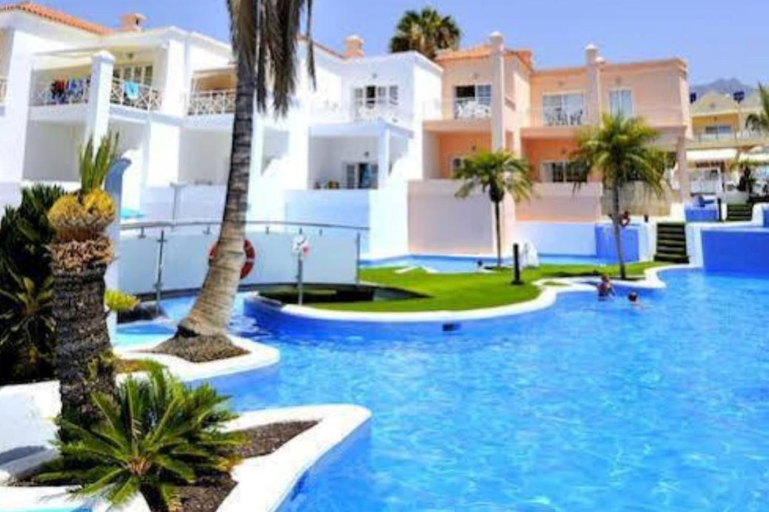 Ruime en Zonnige Appartementen op Slechts 600 Meter van het Strand foto 2