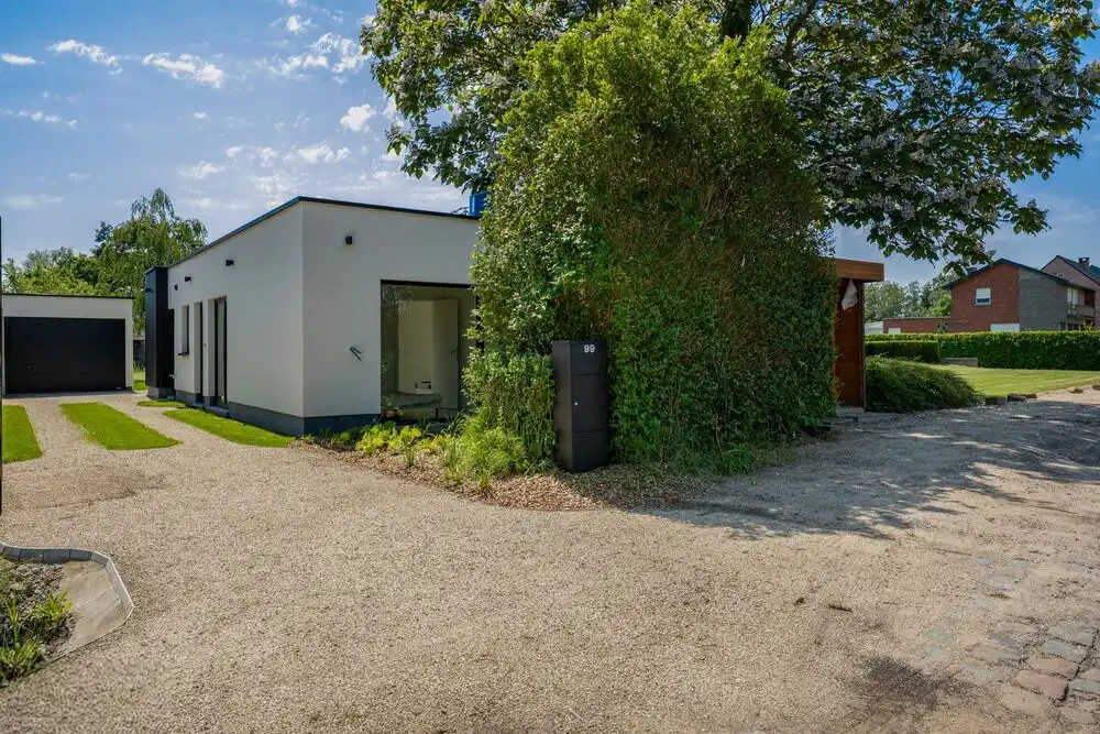 Prachtig vernieuwde bungalow te Schriek foto 25
