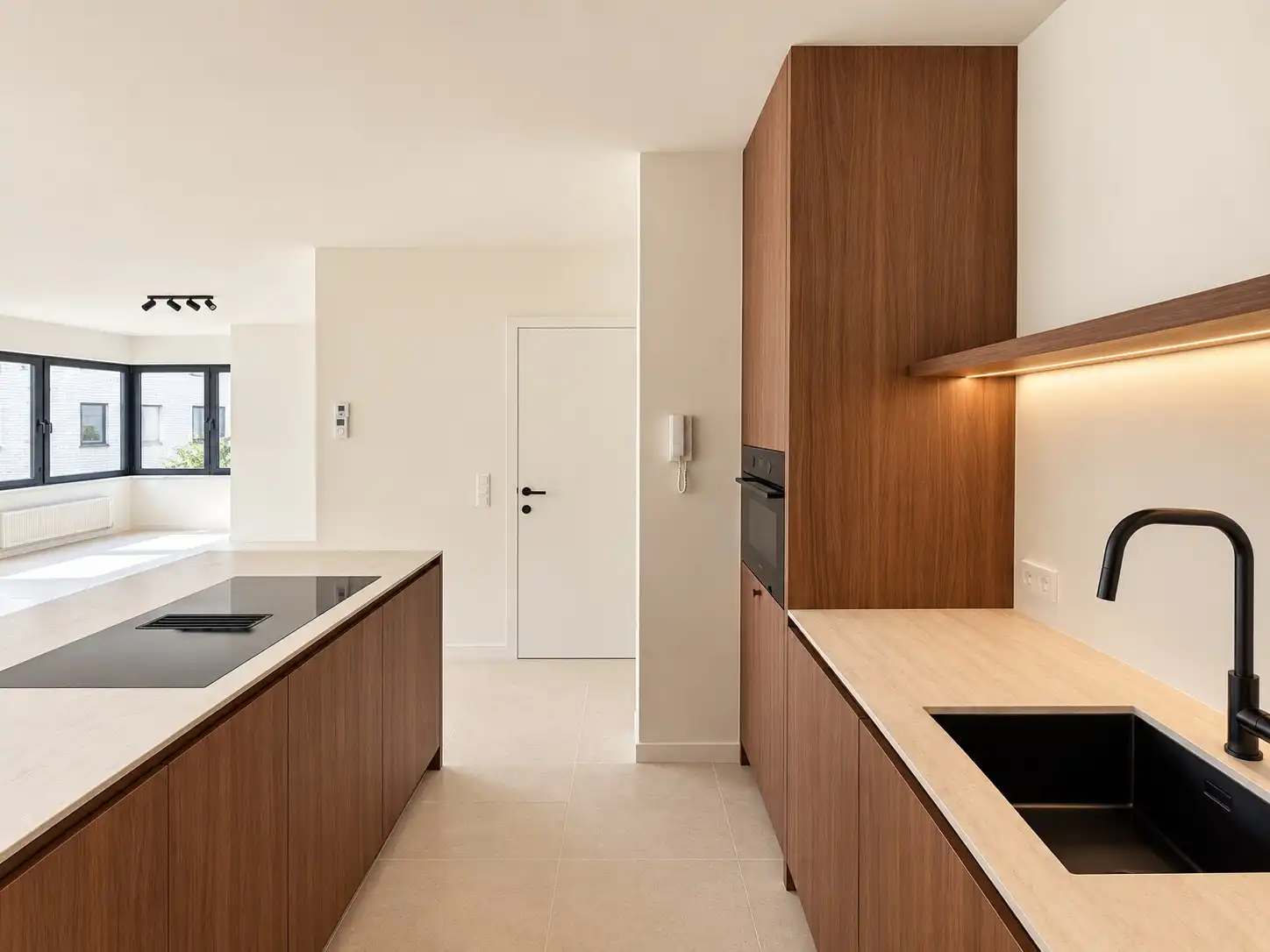 Vernieuwd appartement met 2 slaapkamers te Adegem foto {{pictureIndex}}