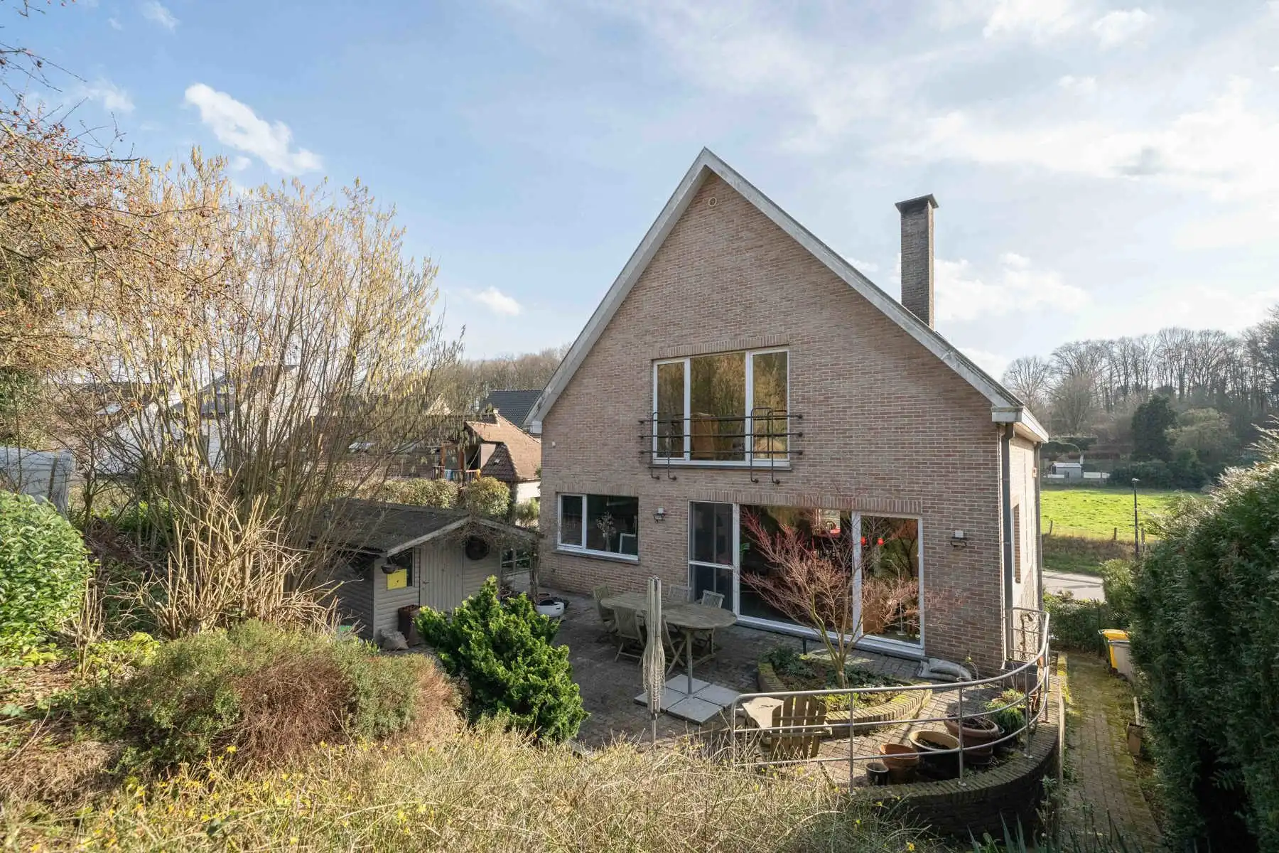 Ruime villa met potentieel. foto 2