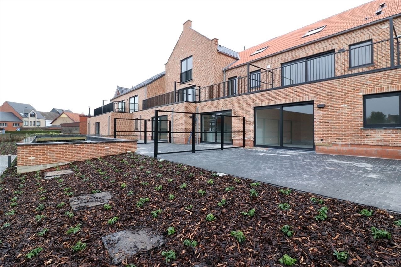 Gelijkvloers app., twee slpk, terras, rustige ligging foto 26