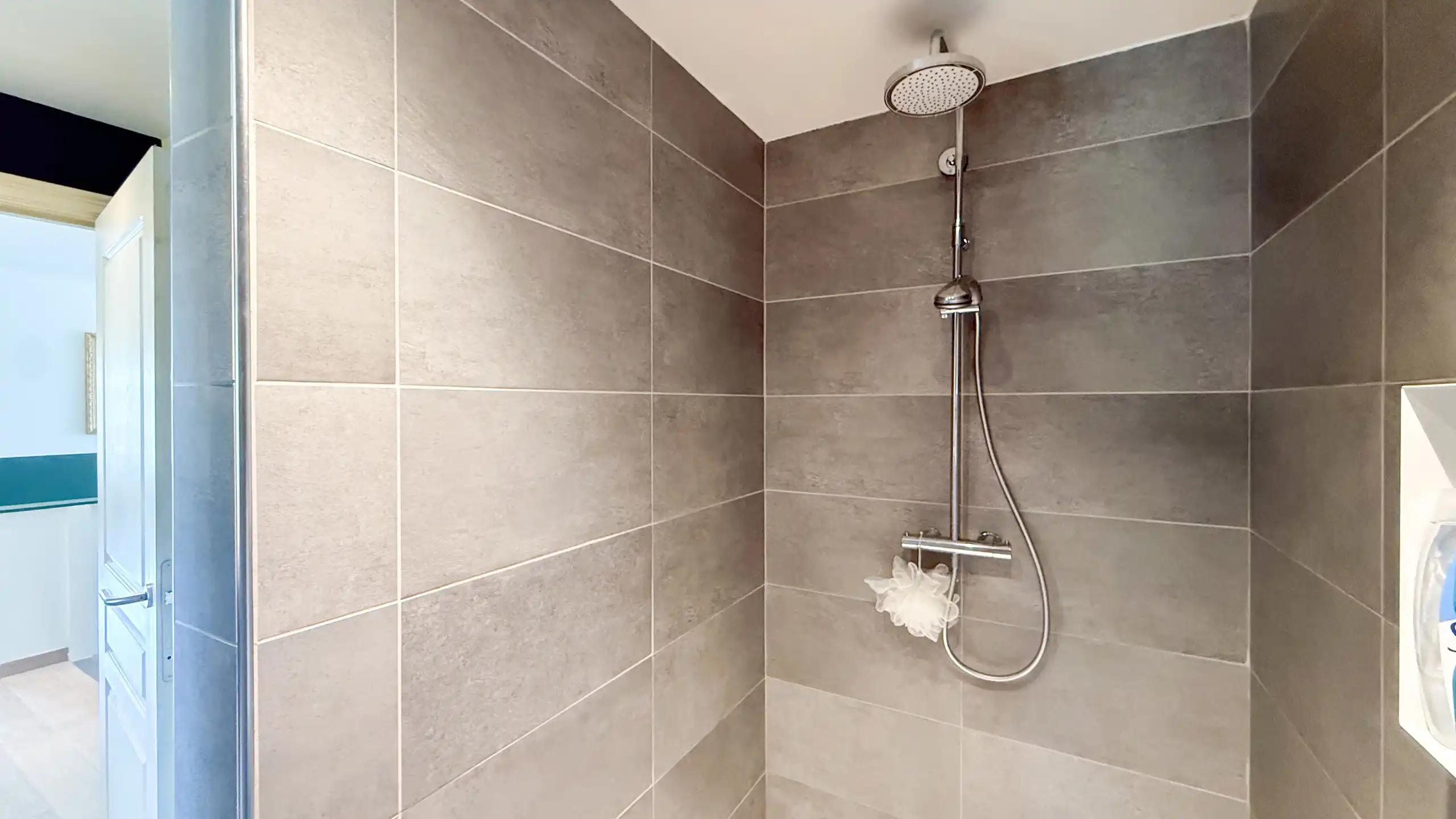 Ruime woning van 235m² met 4slpks, kelder en EPC B!  foto 31