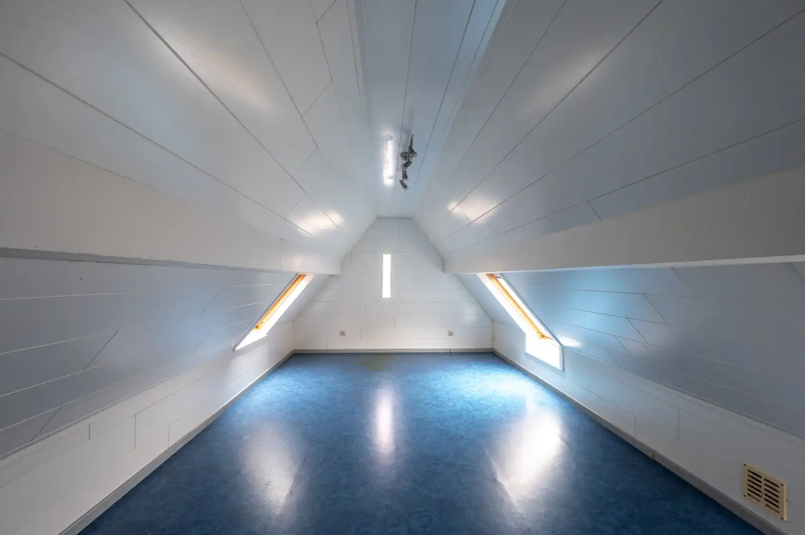 Horecapand met ruim appartement op toplocatie in Assebroek! foto 17