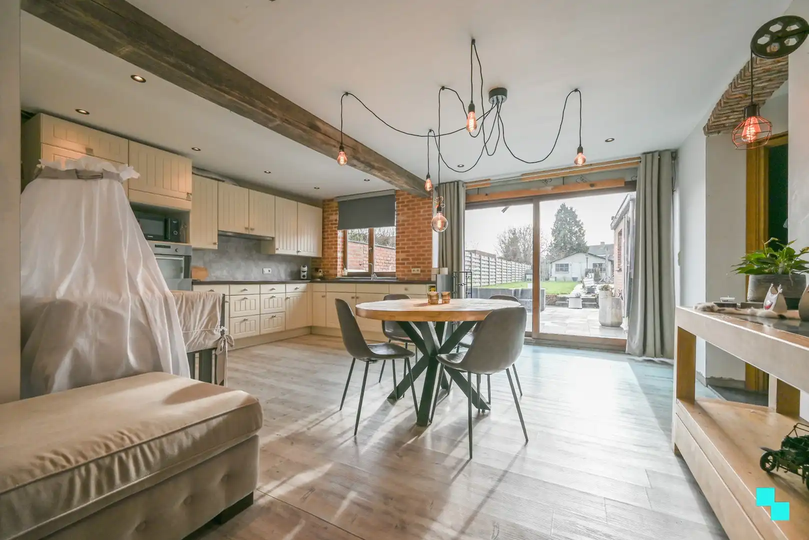 Verder te moderniseren eengezinswoning te Lendelede foto 5