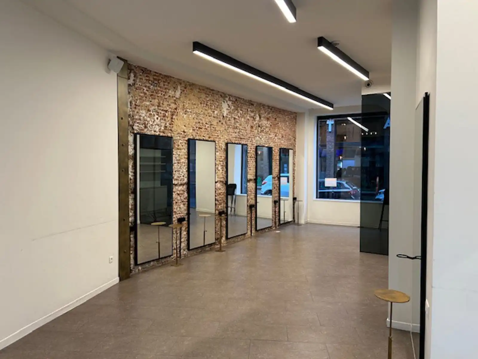 Instapklaar Handelspand in het Hart van Antwerpen foto 3