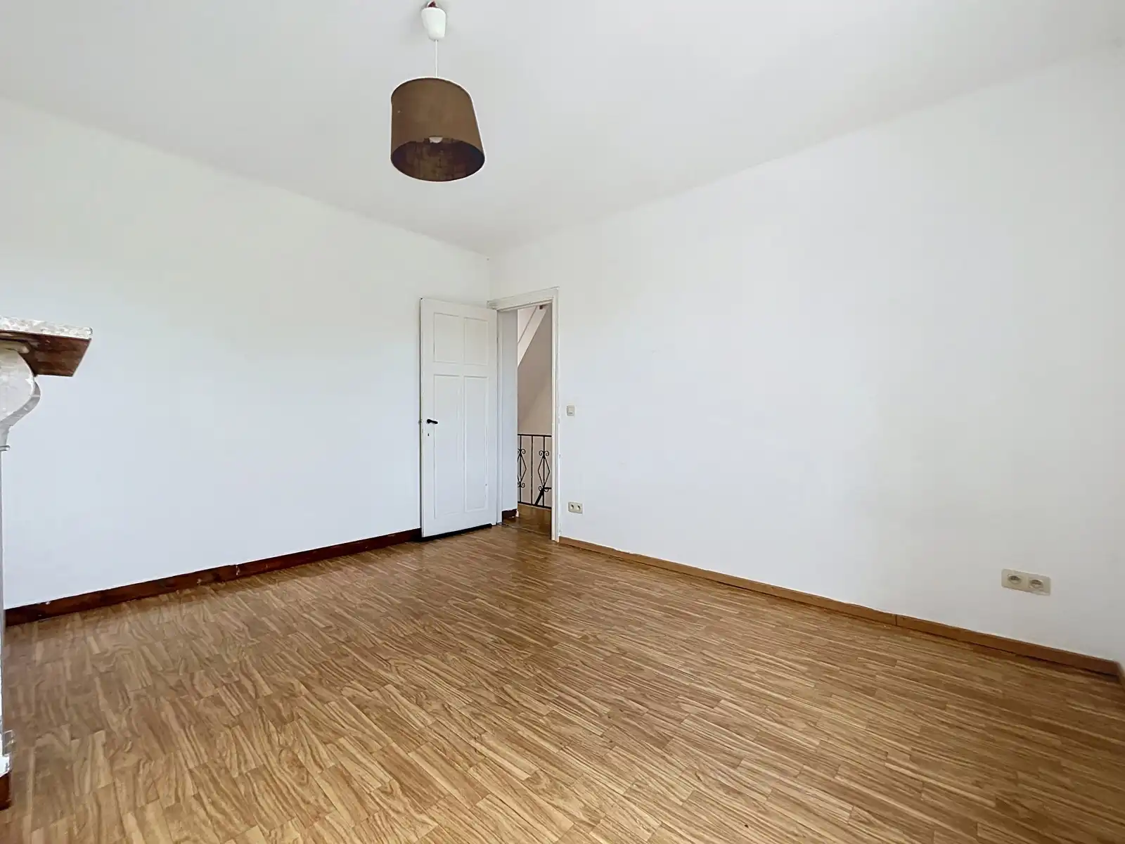 Rijwoning op een goede locatie met 3 slpks  foto 14
