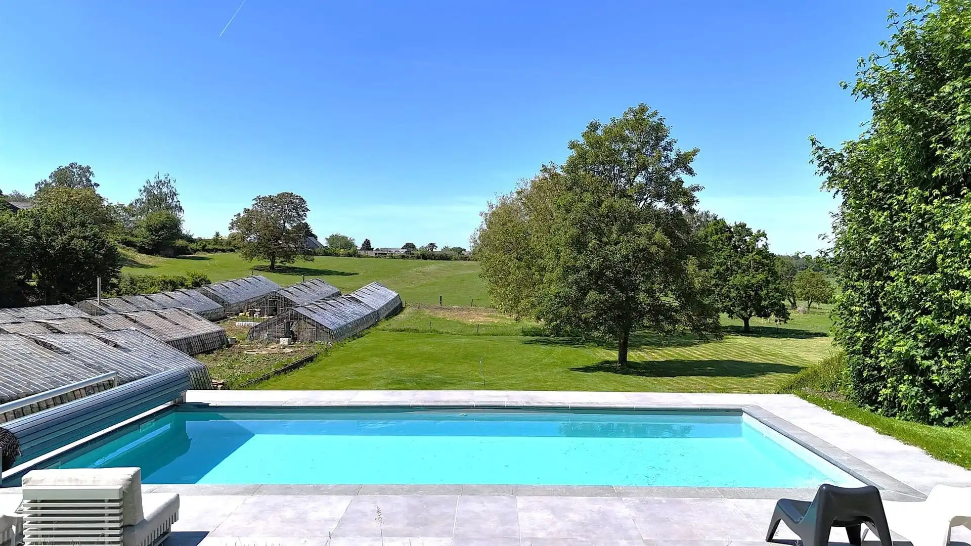 Unieke moderne split-levelvilla met zwembad op 17a83ca foto 22