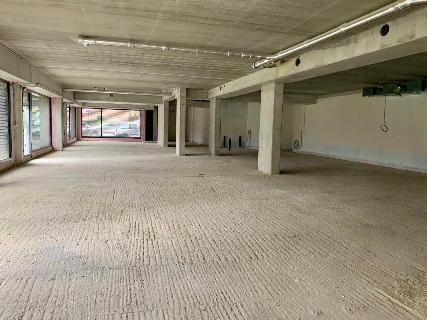 Nieuwbouw commercieel gelijkvloers/kantoor 522 m² foto 4