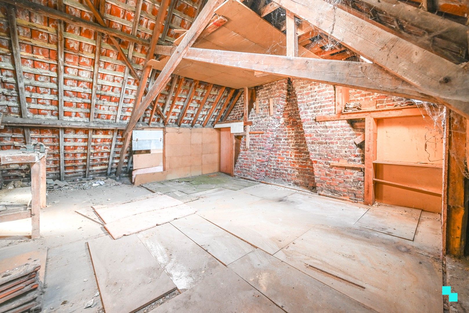 Te renoveren woning te Wielsbeke foto 15