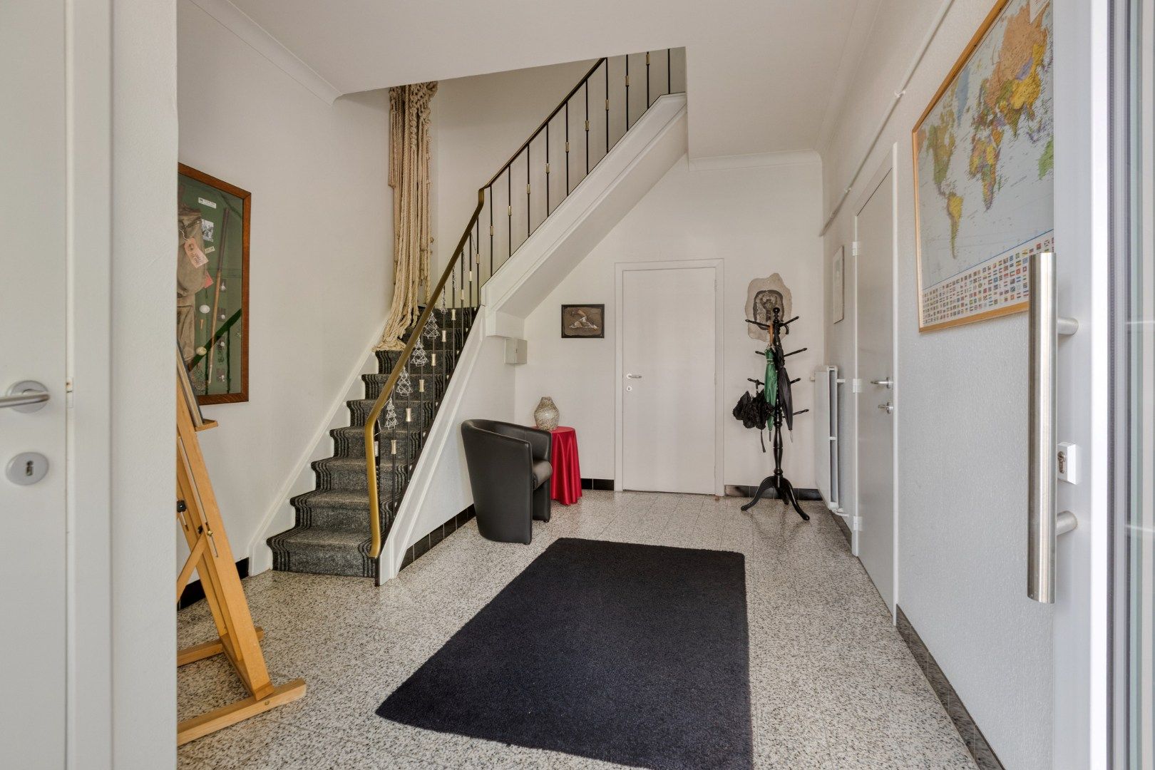 Ruim ingedeelde woning met oa 3 slpks op een gunstige locatie in het centrum foto 15