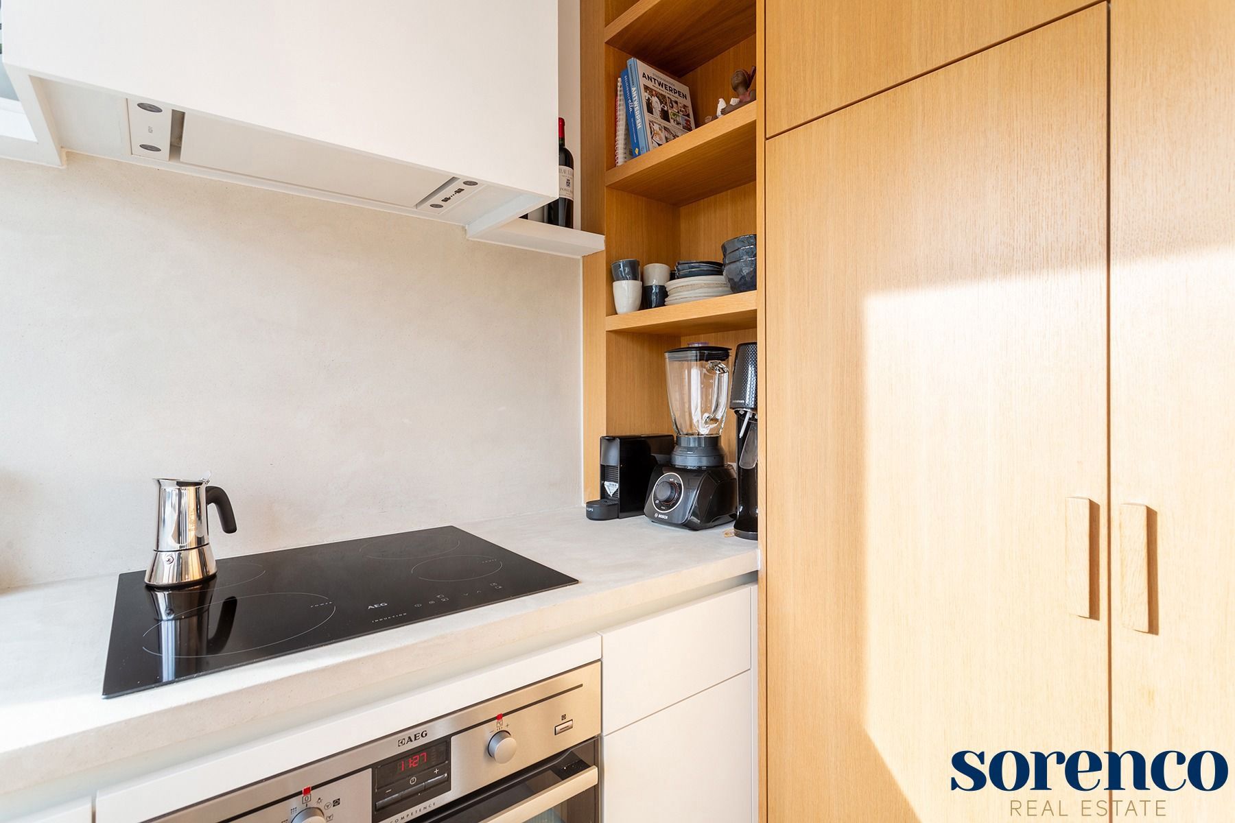 Ruim en licht instap klaar 2 slaapkamer appartement! foto 6