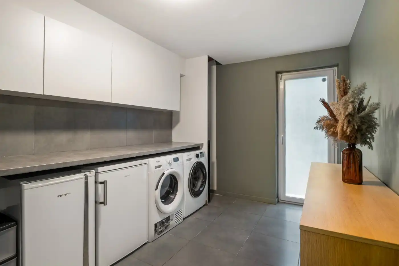Instapklare bel-etage met 2 slpk, garage én gezellige tuin foto 17