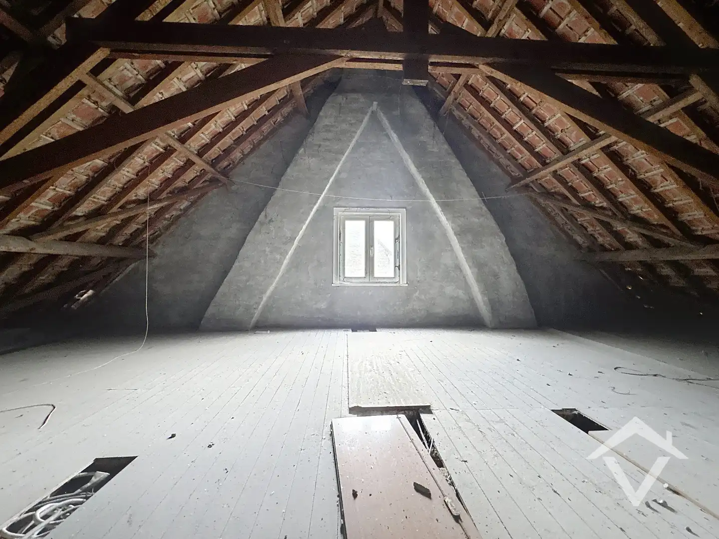 Alleenstaande woning met naastliggend stuk bouwgrond en weide te Eernegem foto 22