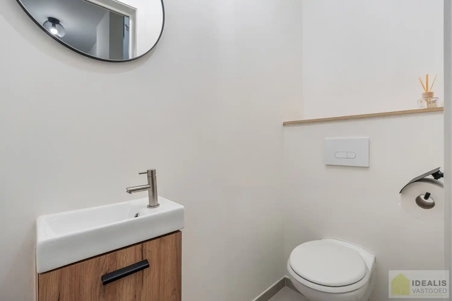 PRACHTIGE NIEUWBOUWWONING (2% REGISTRATIERECHTEN MOGELIJK!) MET EEN HEERLIJK LICHTRIJKE WOONKAMER MET OPEN KEUKEN, RUIME BERGING, BUREEL, 3 SLAAPKAMERS, RUIME DRESSING EN RUIME BADKAMER VOORZIEN VAN ALLE COMFORT! EEN HEERLIJK RUIM HUIS MET EEN NAAR WENS AAN TE LEGGEN TUIN, OP EEN GEGEERDE LOCATIE NABIJ HET CENTRUM VAN PEER! foto 27