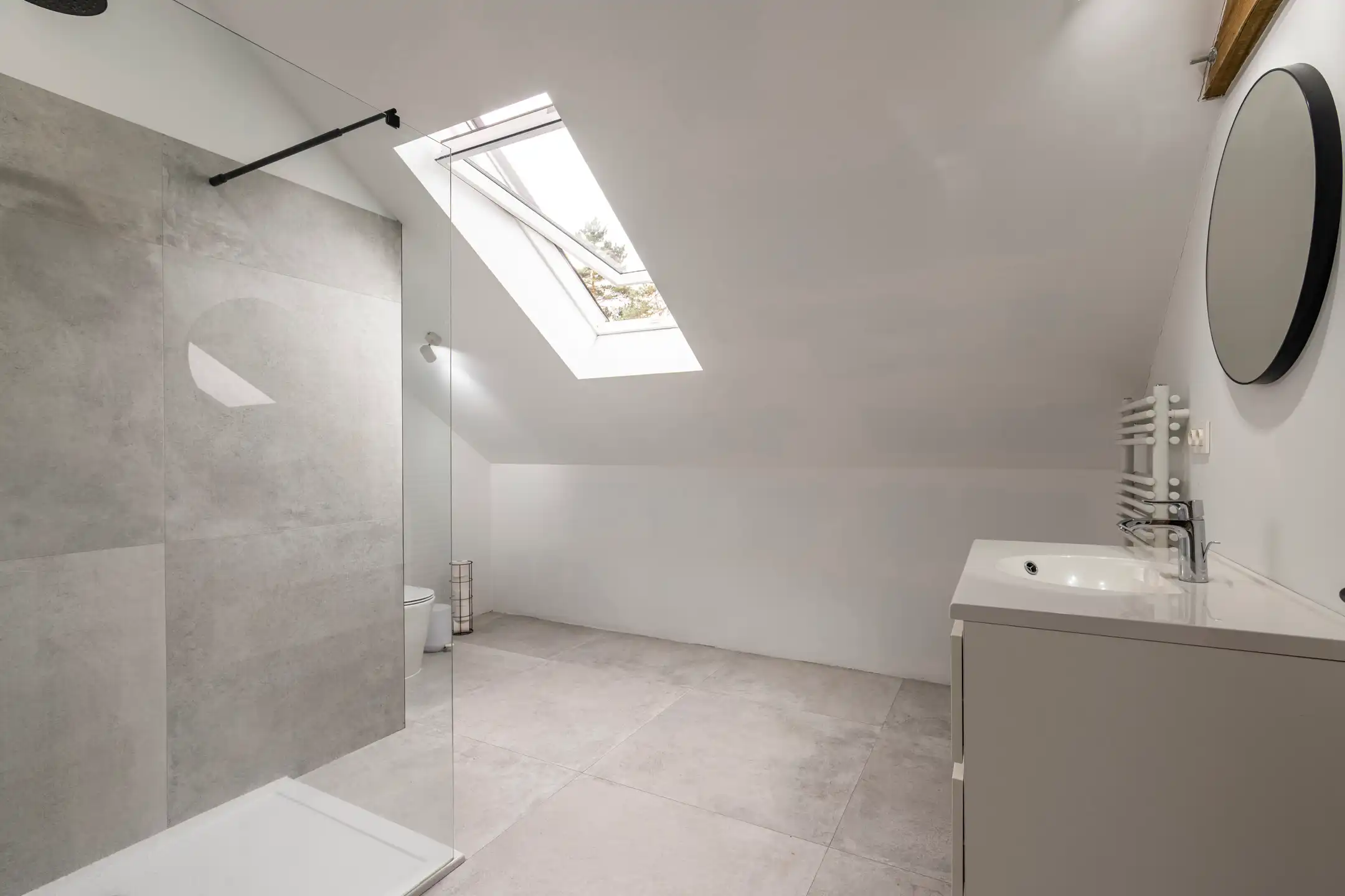 Ruime, recent gerenoveerde villa met 5 slpks op 2.430 m² foto 17