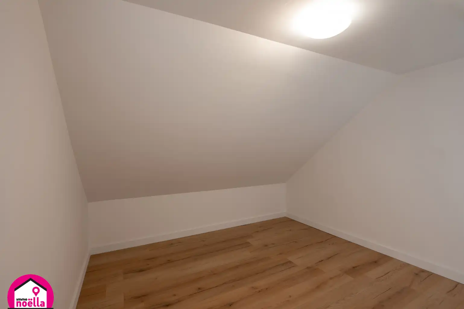 Half open bebouwing met garage en berging foto 33