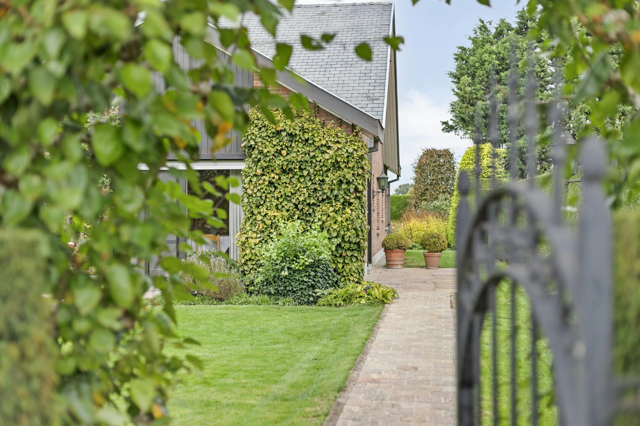 Gelijkvloers huis op ca. 1.417m² te koop in Sint-Baafs-Vijve foto 4