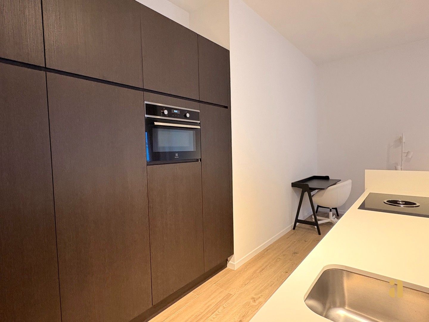 Stijlvol gemeubeld appartement te huur foto 7