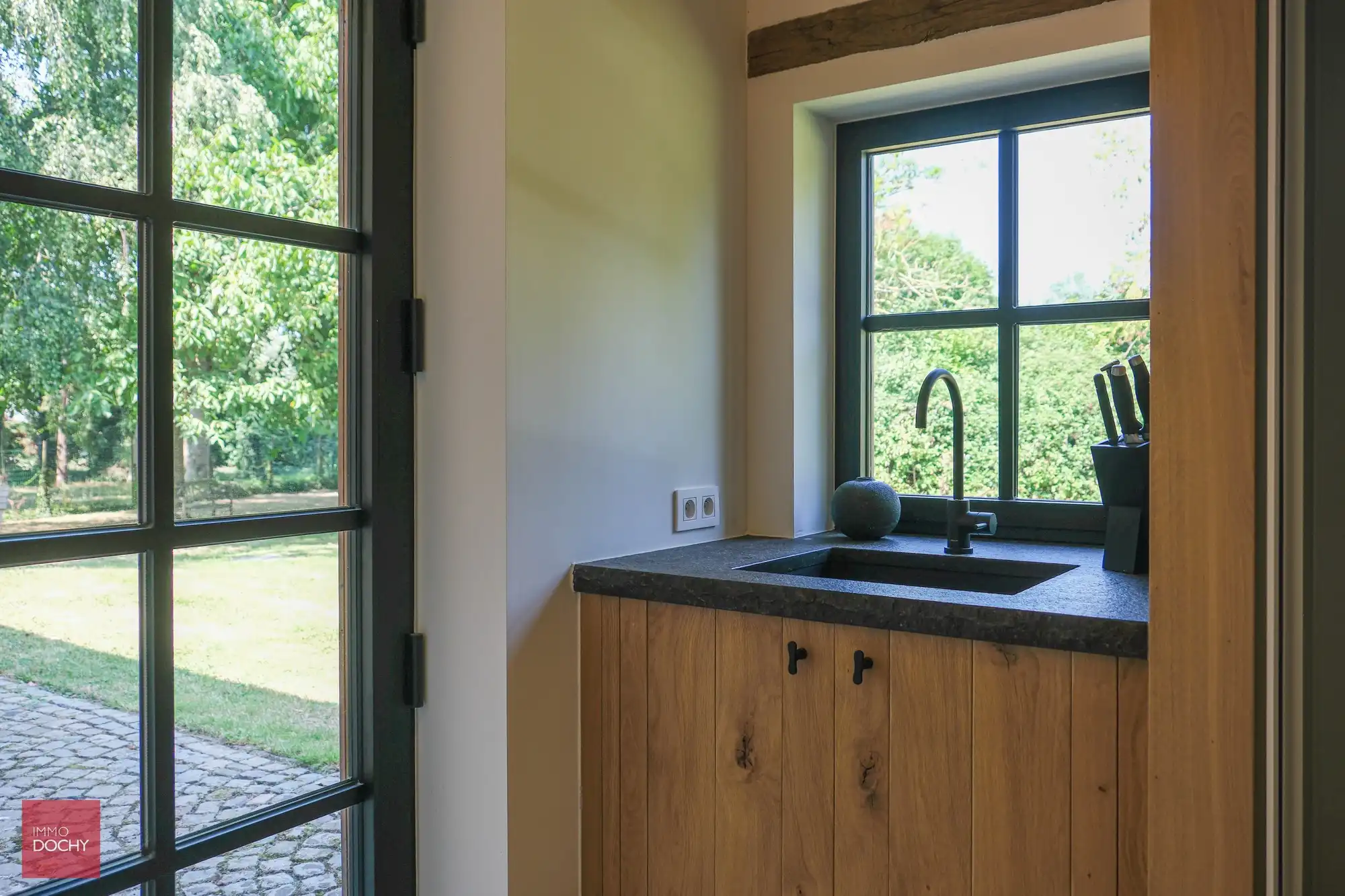 Volledig vernieuwde villa nabij Jan Yperman ziekenhuis foto 25