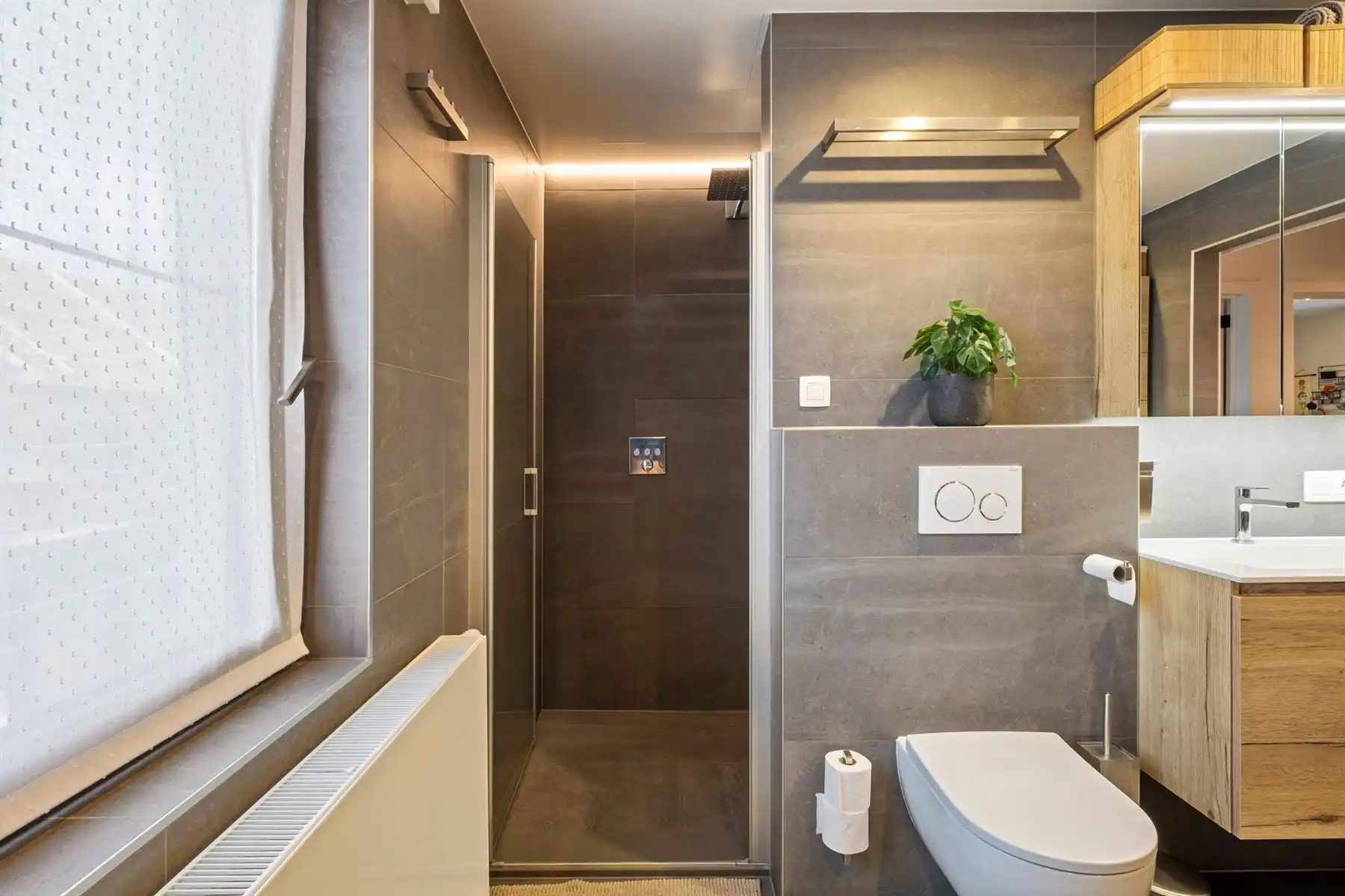 Instapklare woning met 3 slaapkamers en ingerciht zolder foto 9