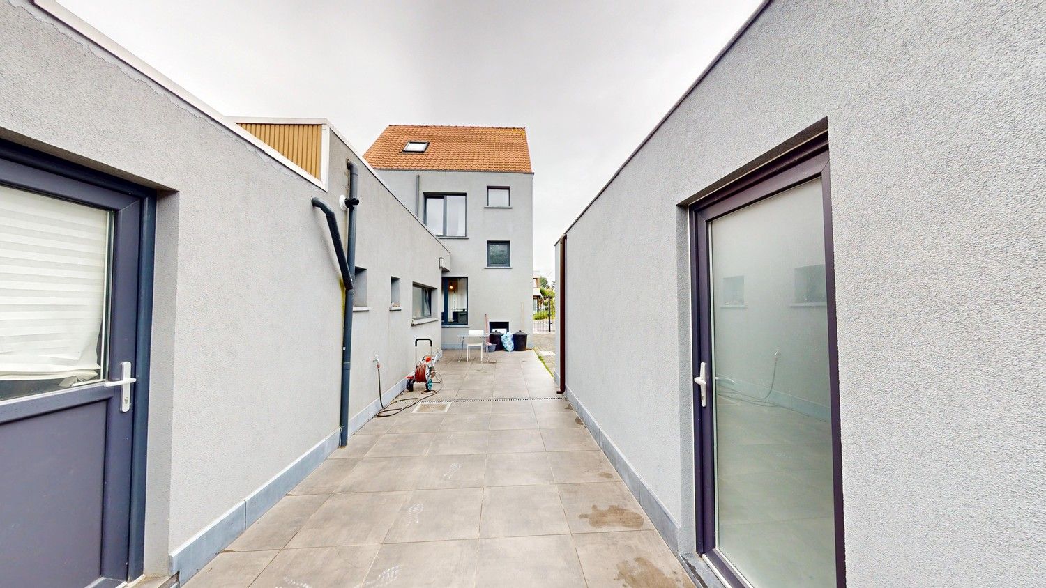 Gerenoveerde halfopen woning met 3 slaapkamers in het hart van Eke! foto 12