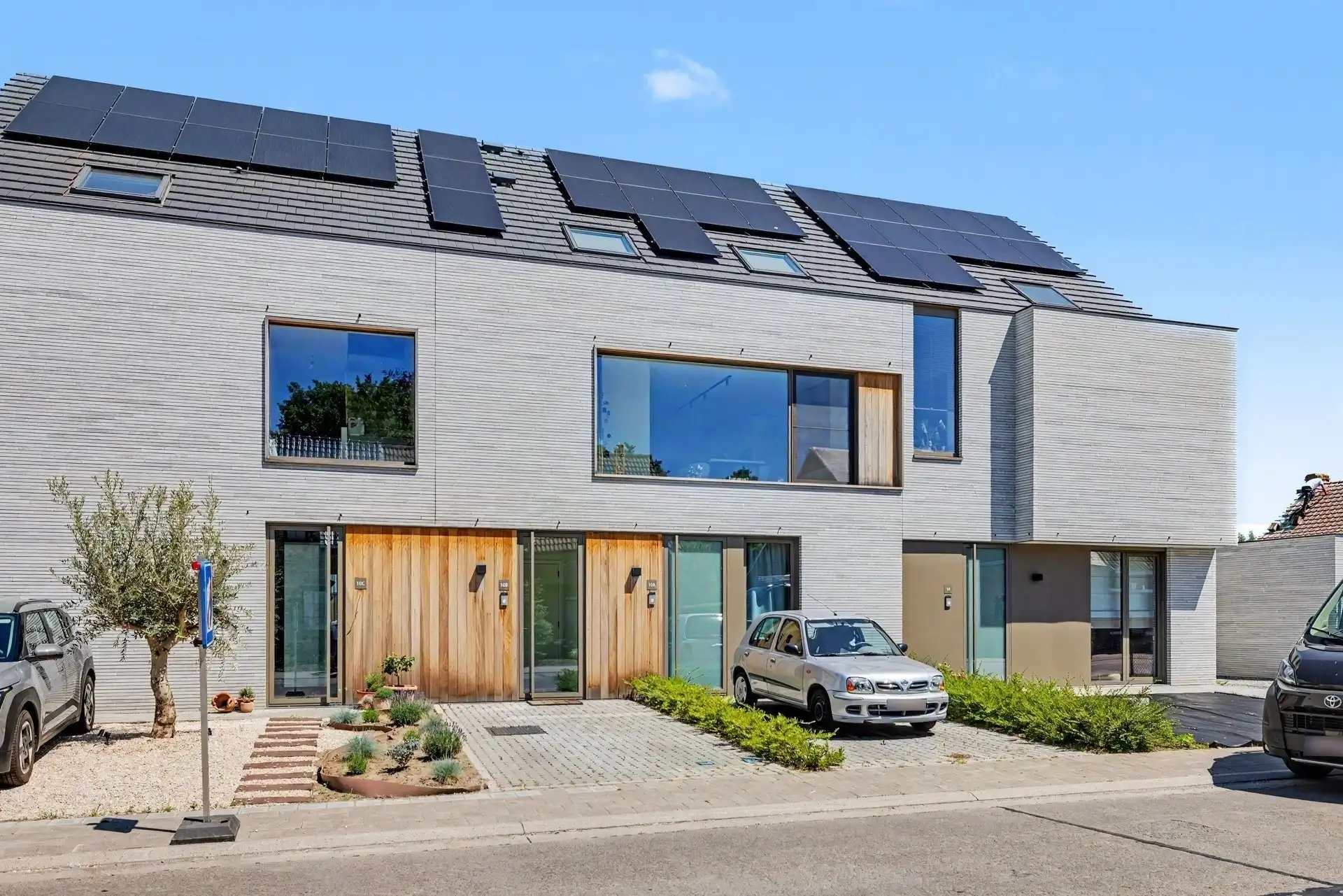 Ruime triplex woning met 3 slaapkamers en 2 parkeerplaatsen nabij het centrum van Stekene (159m²) foto 28