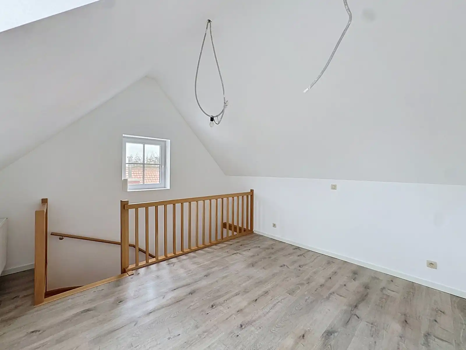 TE HUUR recente halfopen bebouwing met 3 slaapkamers Jabbeke foto 10
