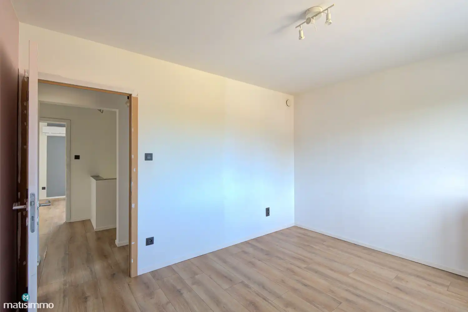 RECENTE EN ENERGIEZUINIGE WONING MET 3 SLAAPKAMERS, RUIM ZUIDWESTGERICHT PERCEEL VAN 3.357 M² EN GARAGE TE WELLEN foto 24