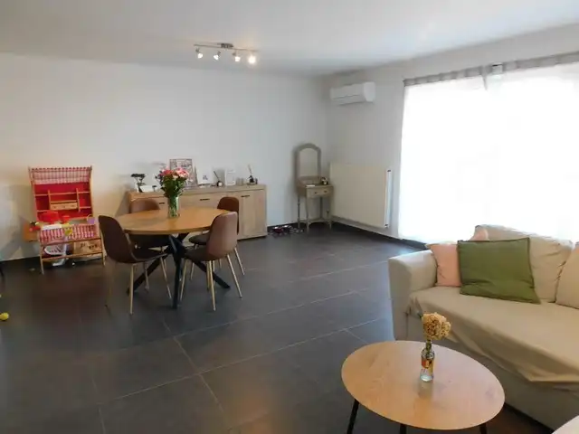 Instapklaar appartement met ruim terras foto 5
