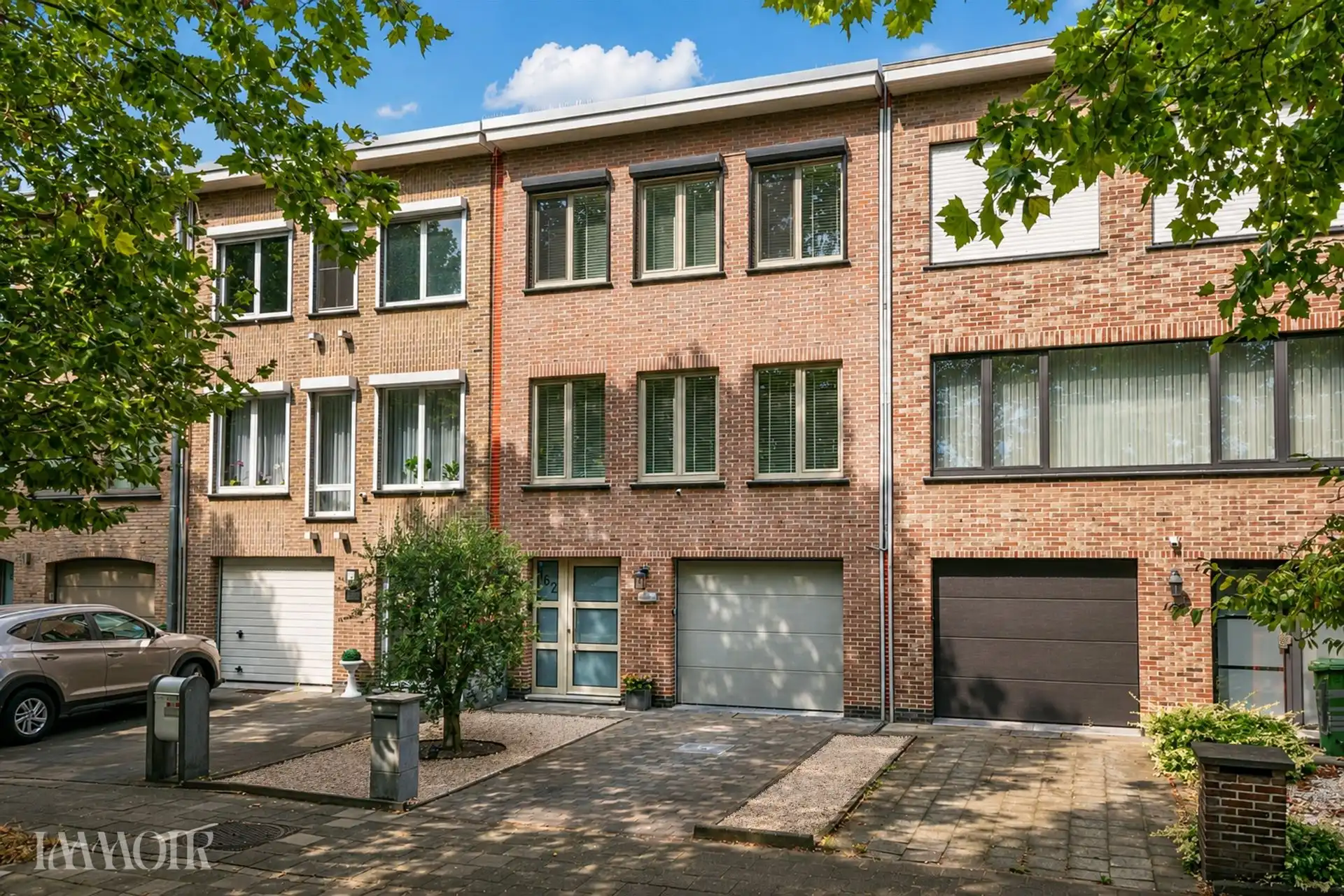 Instapklare bel-etagewoning met zonnepanelen, airco en zonnige tuin. foto {{pictureIndex}}