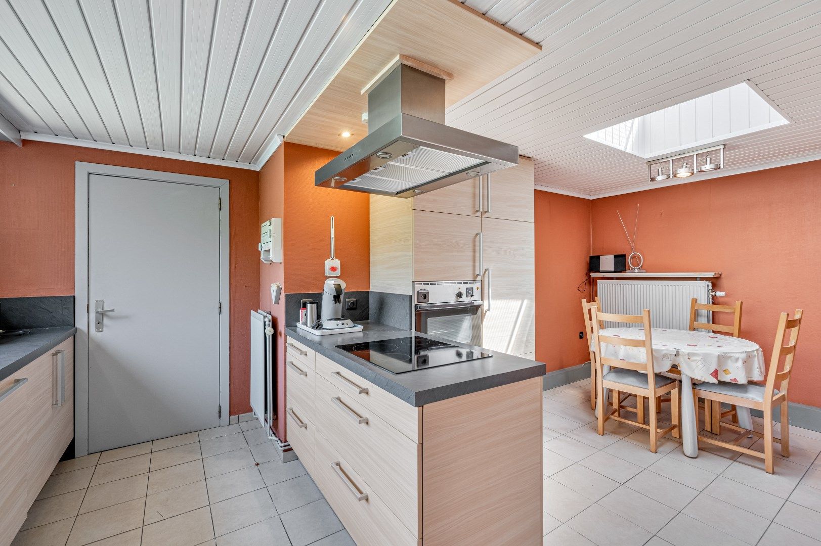 Prachtige halfopen woning, zeer rustig gelegen foto 12