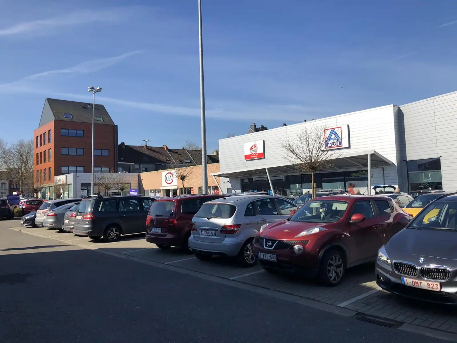 Handelspand (800 m²) te huur – Rooseveltcenter Vilvoorde foto 6